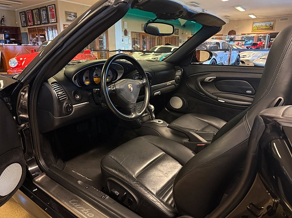Porsche 911 16 of 30