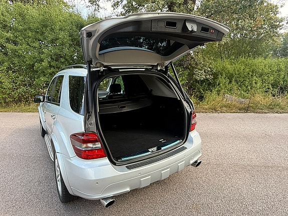 Mercedes-Benz ML500 6 of 9