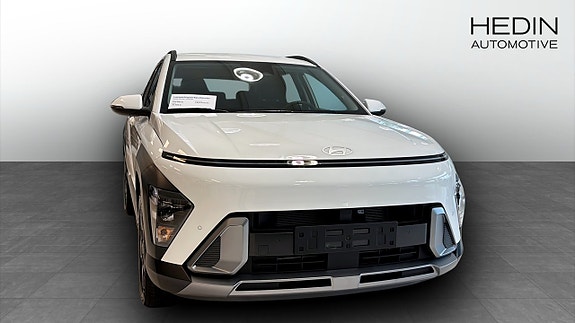 Hyundai Kona 8 of 12