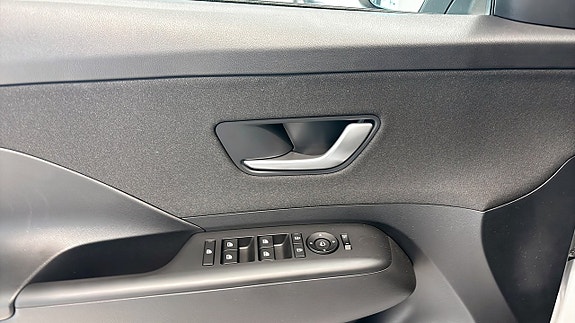 Hyundai Kona 11 of 12