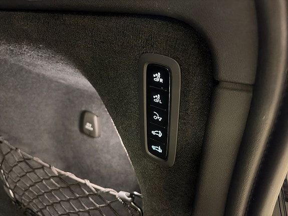 Volvo EX90 12 of 16