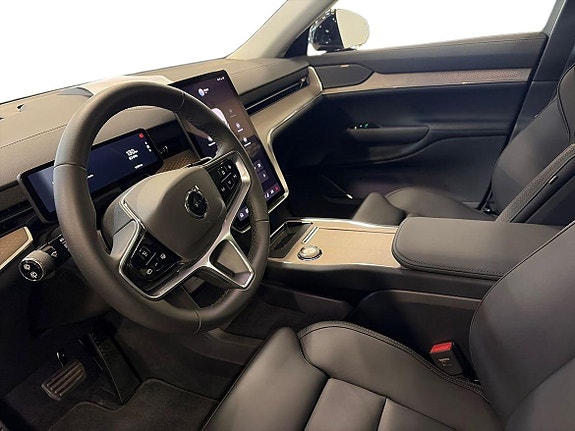 Volvo EX90 5 of 16