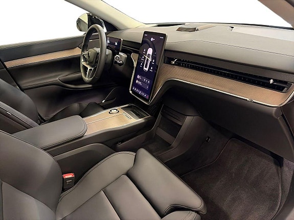 Volvo EX90 6 of 16