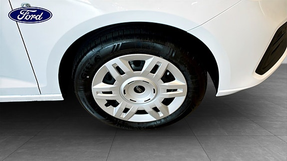 Ford Transit Connect 9 of 10