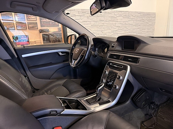 Volvo V70 14 of 27