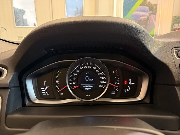 Volvo V70 20 of 27