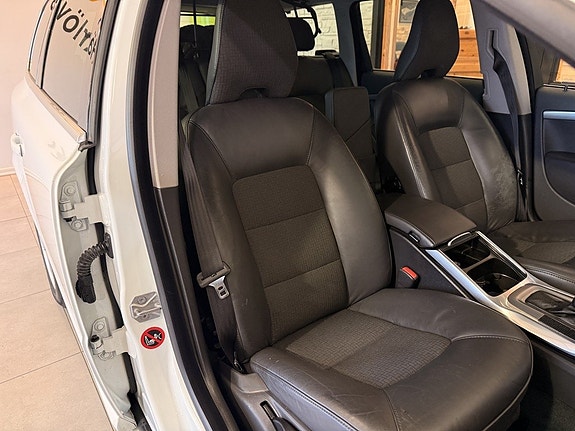 Volvo V70 16 of 27