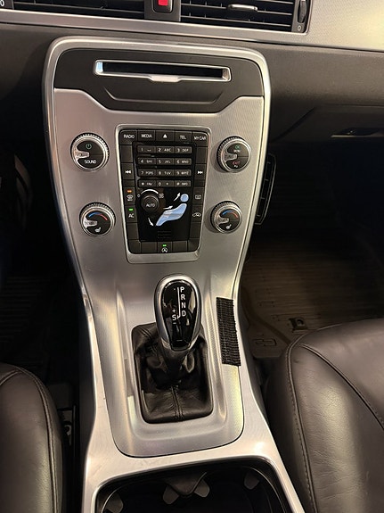 Volvo V70 18 of 27