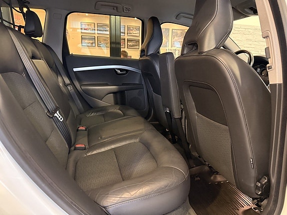Volvo V70 17 of 27