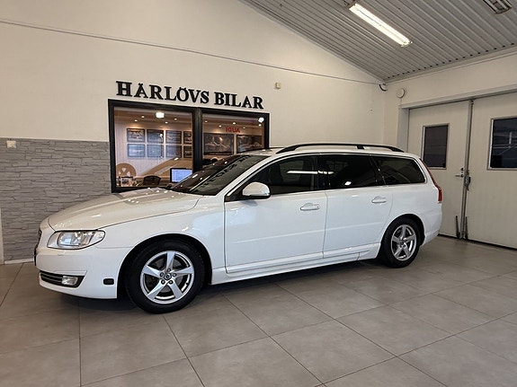 Volvo V70 3 of 27