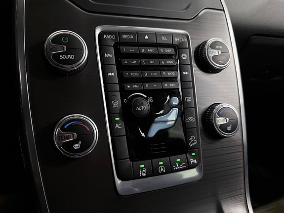 Volvo XC70 22 of 28