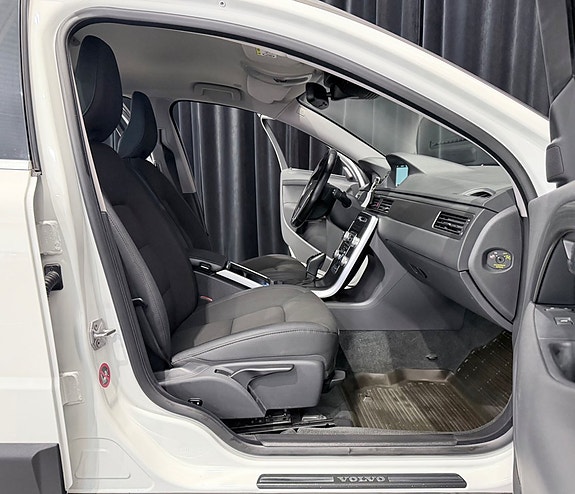 Volvo XC70 9 of 28