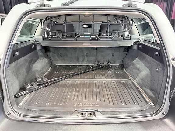 Volvo XC70 16 of 28