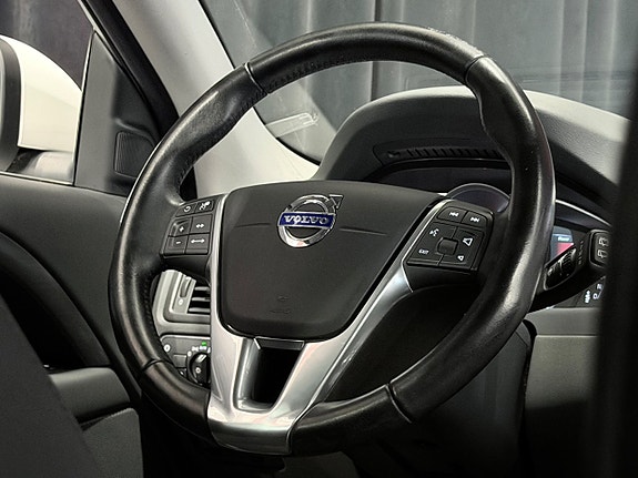 Volvo XC70 18 of 28