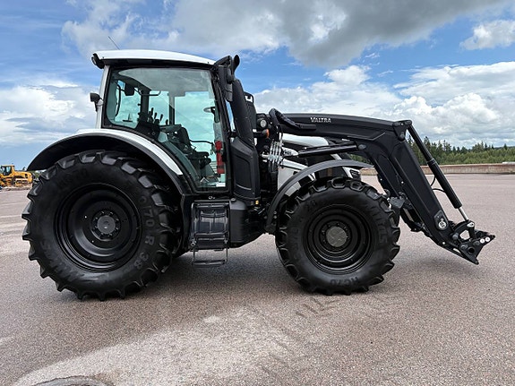 Valtra N154E HiTech / Frontlyft / Lastare / 5 of 11