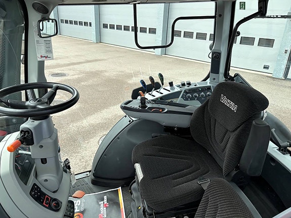 Valtra N154E HiTech / Frontlyft / Lastare / 10 of 11