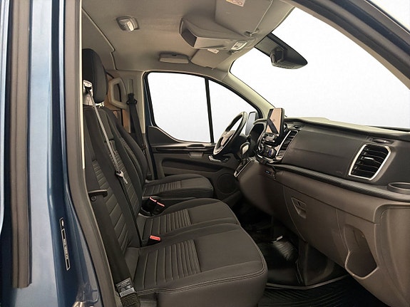 Ford Transit Custom 28 of 30
