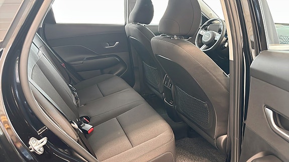 Hyundai Kona 5 of 12
