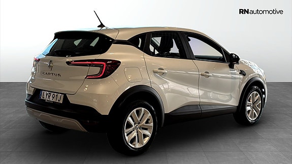 Renault Captur 5 of 24