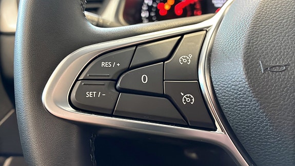 Renault Captur 16 of 24