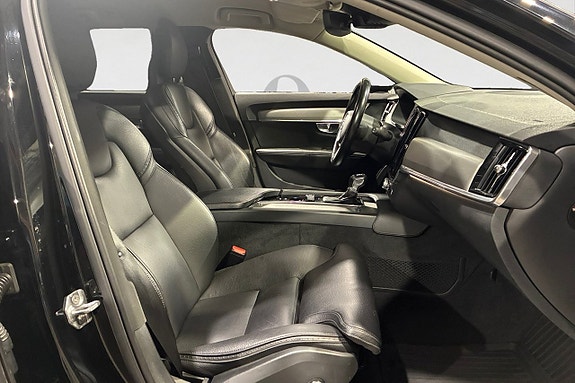 Volvo V90 Cross Country 15 of 17