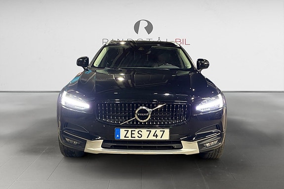 Volvo V90 Cross Country 10 of 17