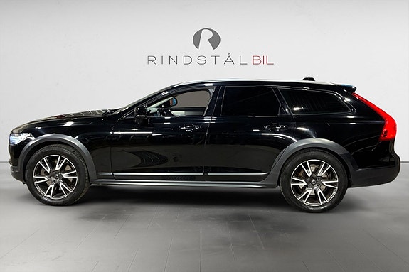 Volvo V90 Cross Country 4 of 17