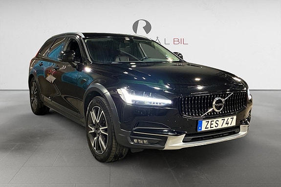 Volvo V90 Cross Country 9 of 17
