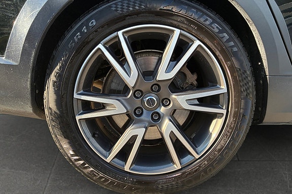 Volvo V90 Cross Country 16 of 17