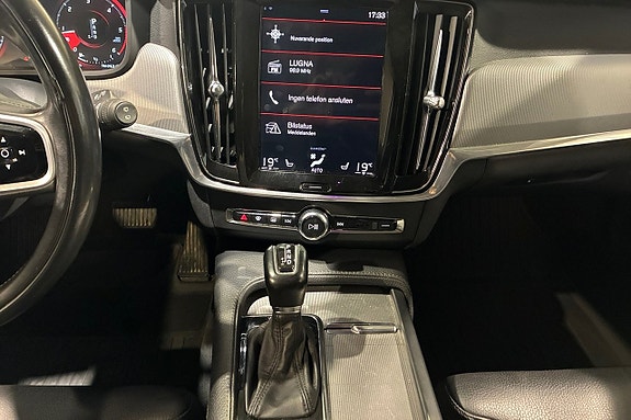 Volvo V90 Cross Country 12 of 17