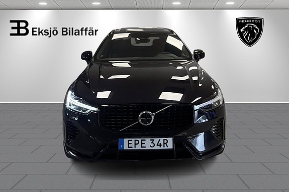 Volvo XC60 2 of 26