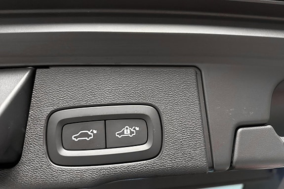 Volvo XC60 15 of 26