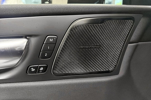 Volvo XC60 17 of 26