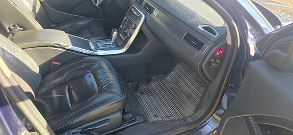 Volvo XC70 3 of 10