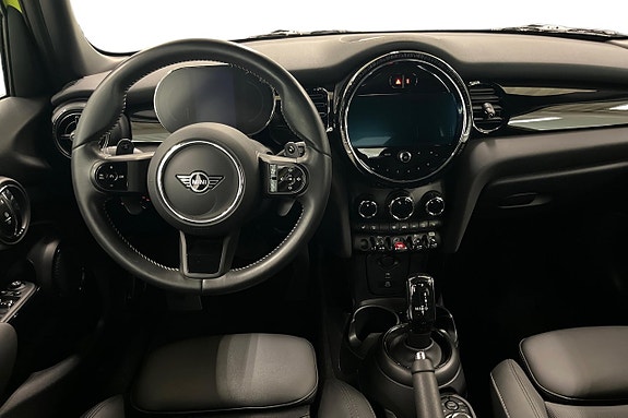MINI Cooper S 8 of 17