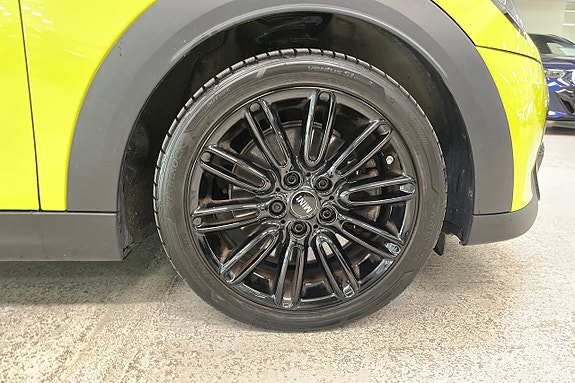 MINI Cooper S 14 of 17