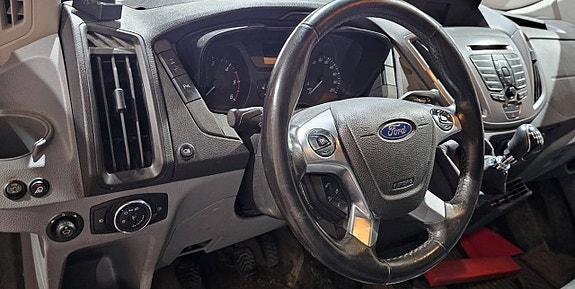 Ford Transit 10 of 14