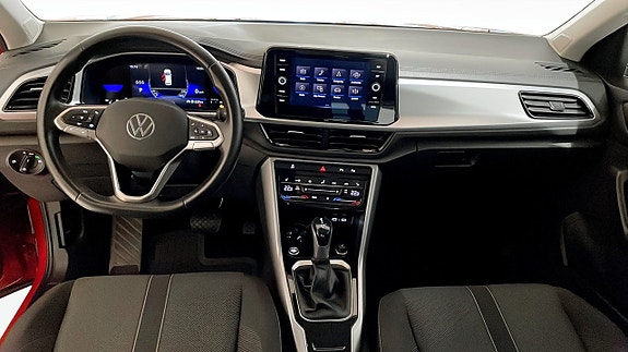 Volkswagen T-Roc 10 of 12