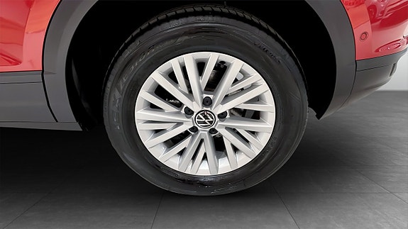 Volkswagen T-Roc 6 of 12