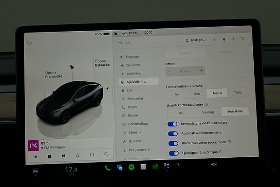 Tesla Model Y 24 of 25