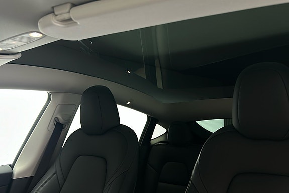 Tesla Model Y 17 of 25