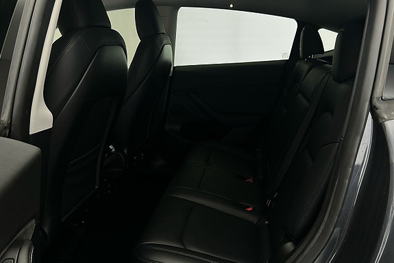 Tesla Model Y 12 of 25