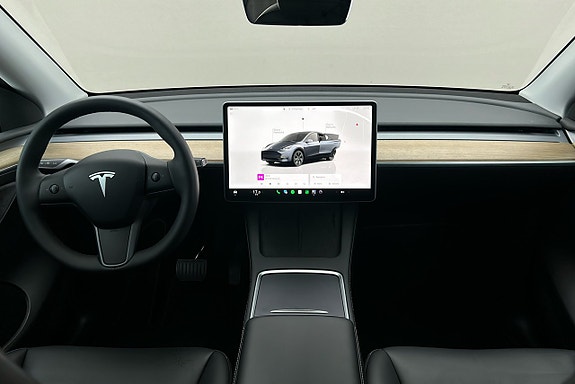 Tesla Model Y 6 of 25