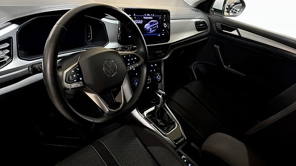 Volkswagen T-Roc 7 of 12