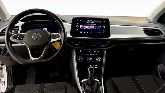 Volkswagen T-Roc 10 of 12