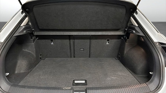 Volkswagen T-Roc 12 of 12
