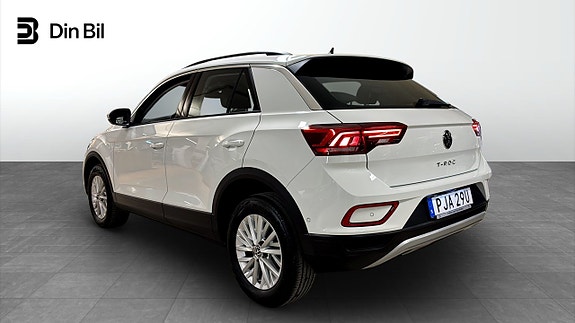 Volkswagen T-Roc 3 of 12