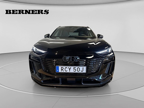 Audi Q6 e-tron 8 of 15