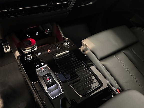 Audi Q6 e-tron 11 of 15