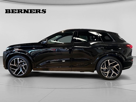 Audi Q6 e-tron 2 of 15